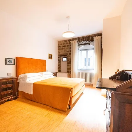 Roberto Historic House 아파트 구비오