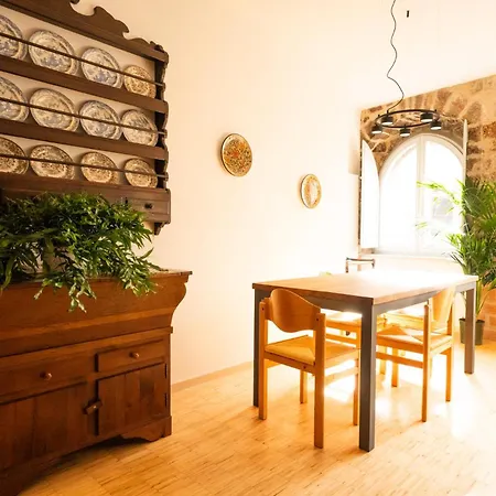 Roberto Historic House 古比奥