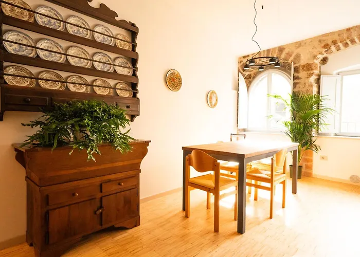 Roberto Historic House 구비오